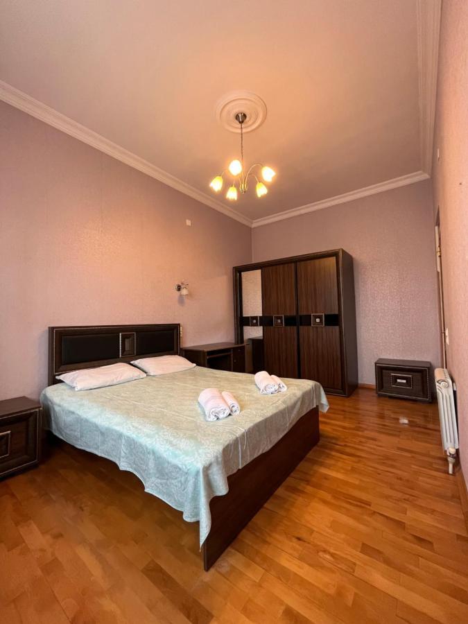 House On Ganja Street Hotell Kutaisi Exteriör bild